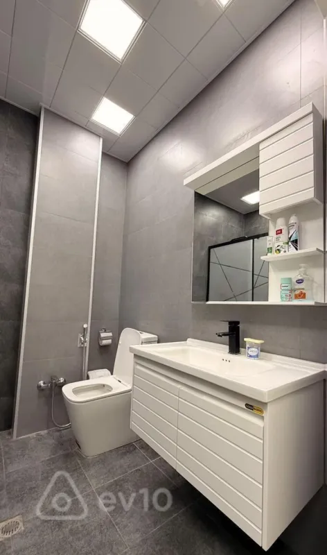 Kirayə verilir 2 otaqlı yeni tikili 100 m²