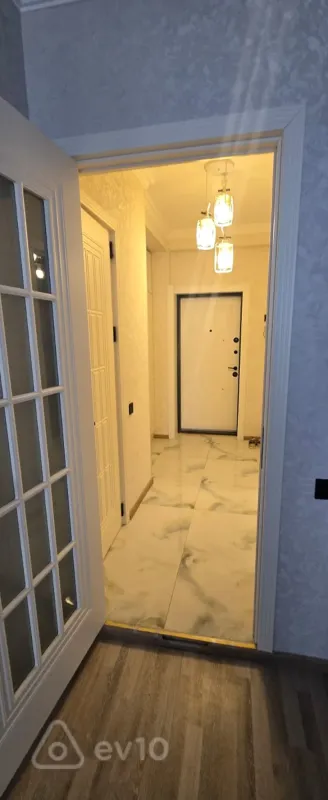 Kirayə verilir 2 otaqlı yeni tikili 61 m²