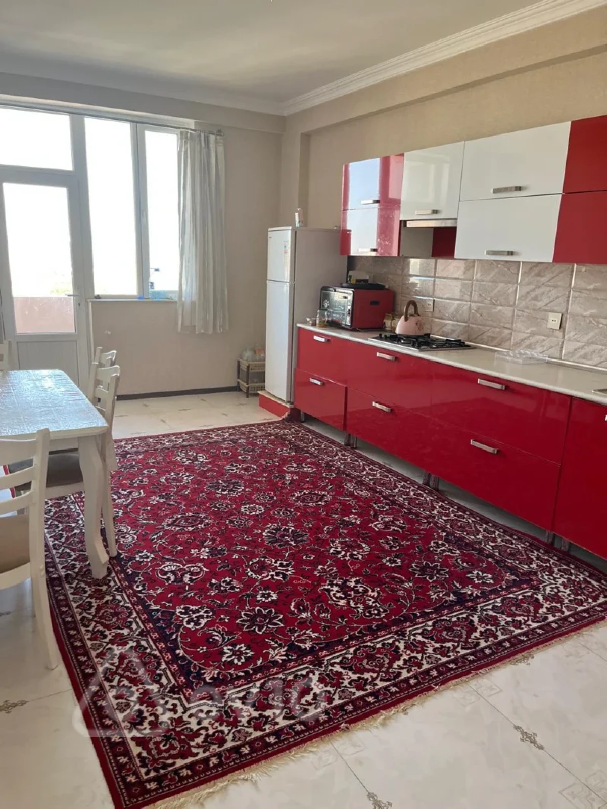 Kirayə verilir 3 otaqlı yeni tikili 145 m²
