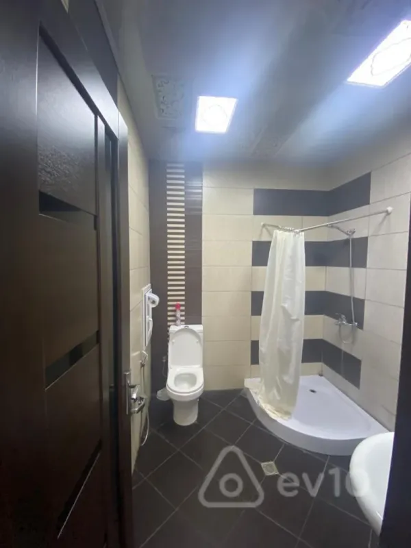 Kirayə verilir 3 otaqlı yeni tikili 145 m²