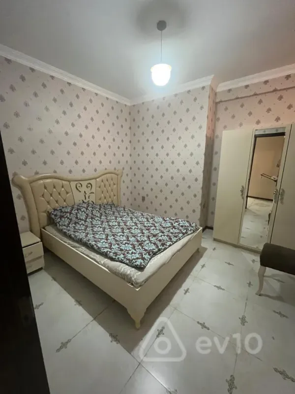 Kirayə verilir 3 otaqlı yeni tikili 145 m²