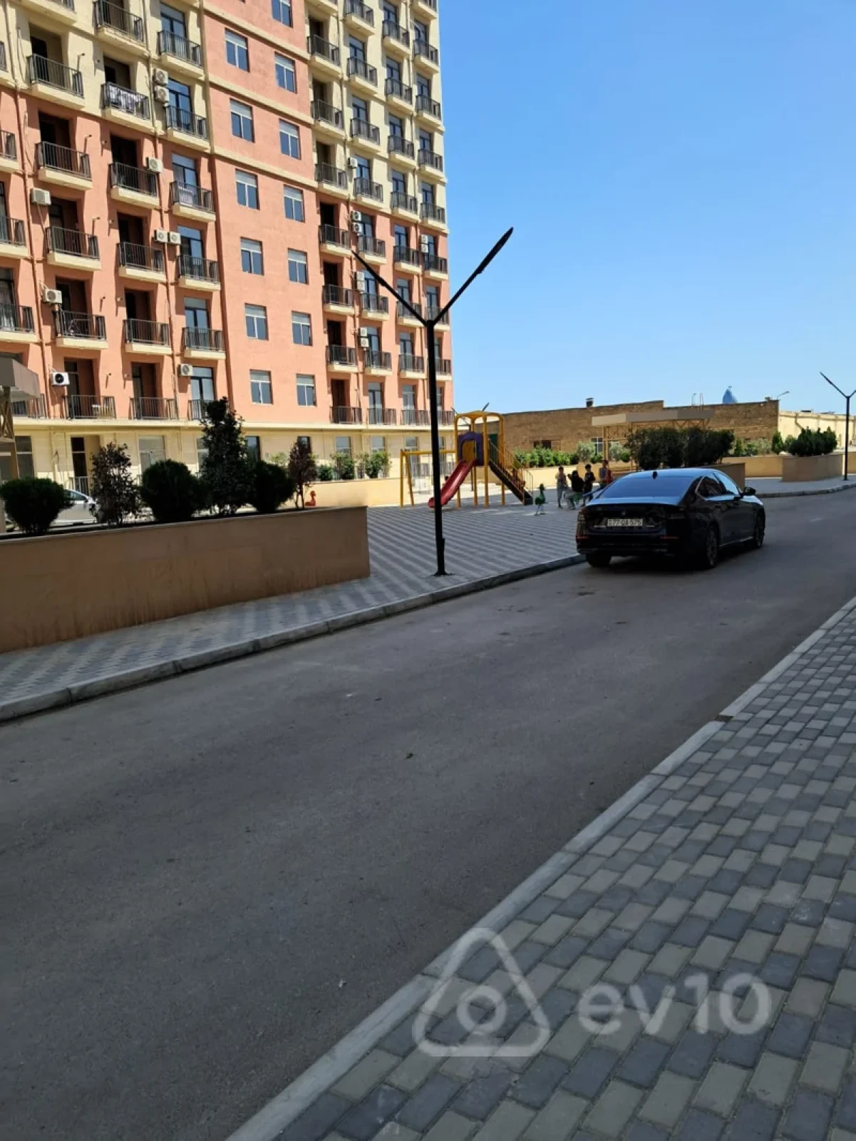 Kirayə verilir 2 otaqlı yeni tikili 77 m²