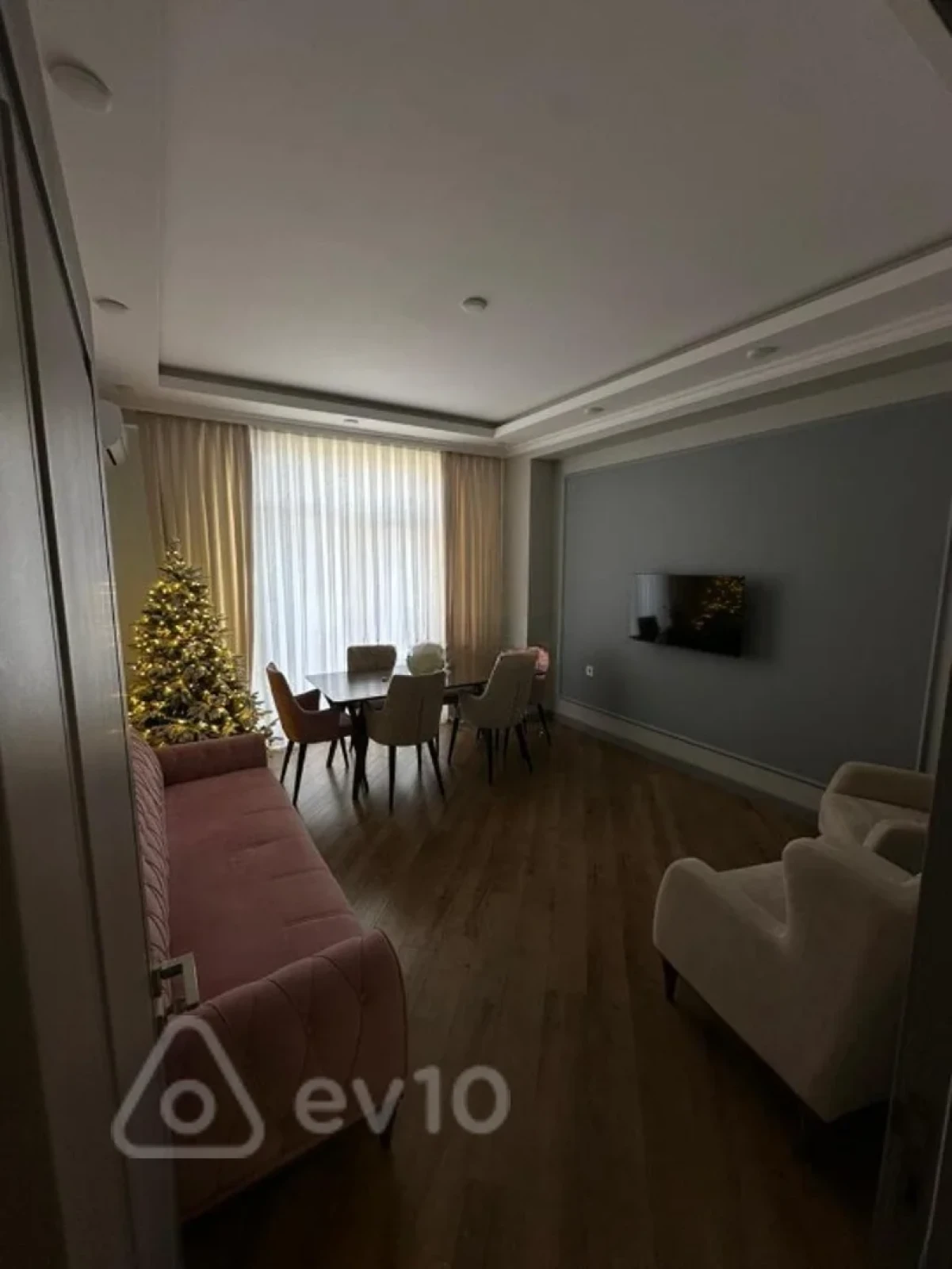 Kirayə verilir 2 otaqlı yeni tikili 77 m²