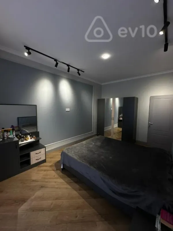 Kirayə verilir 2 otaqlı yeni tikili 77 m²