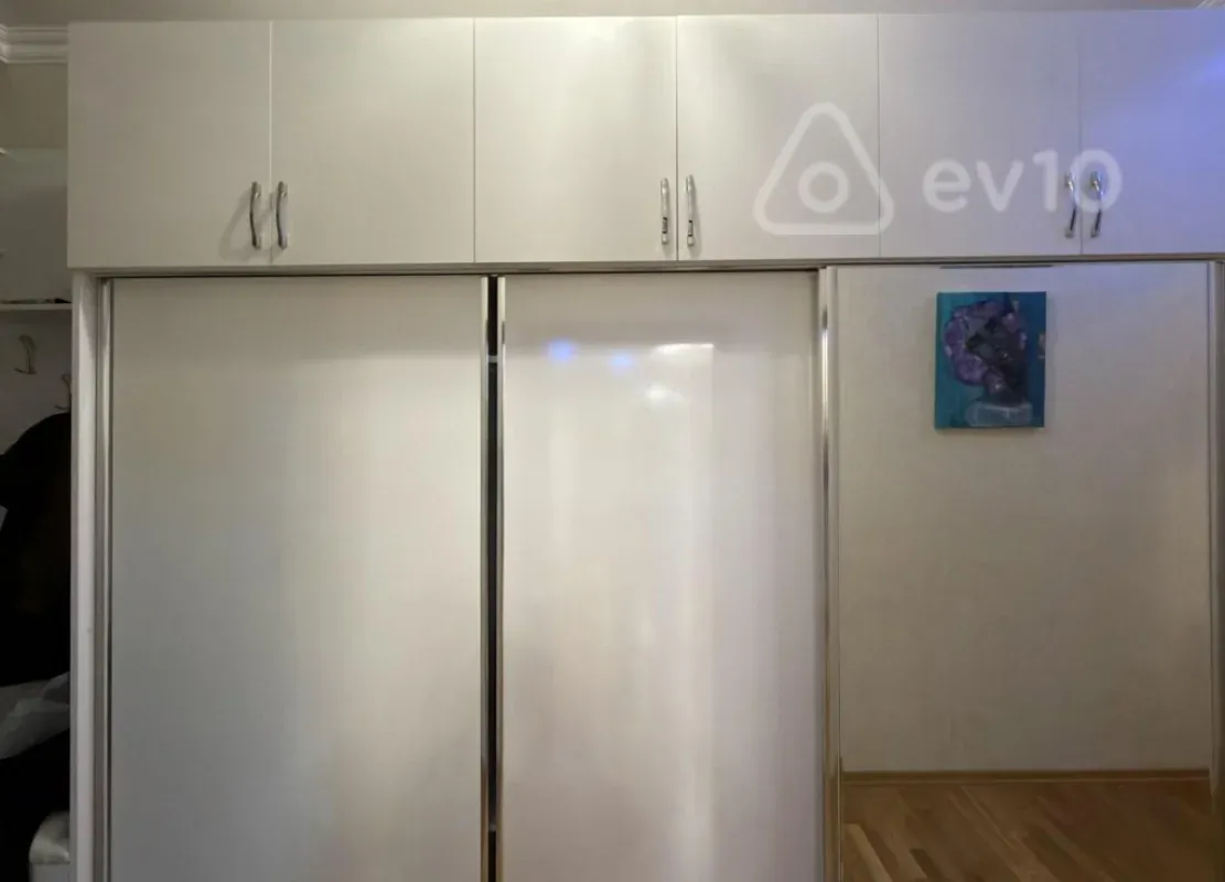 Kirayə verilir 3 otaqlı yeni tikili 150 m²