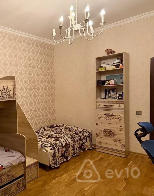 Kirayə verilir 3 otaqlı yeni tikili 150 m²