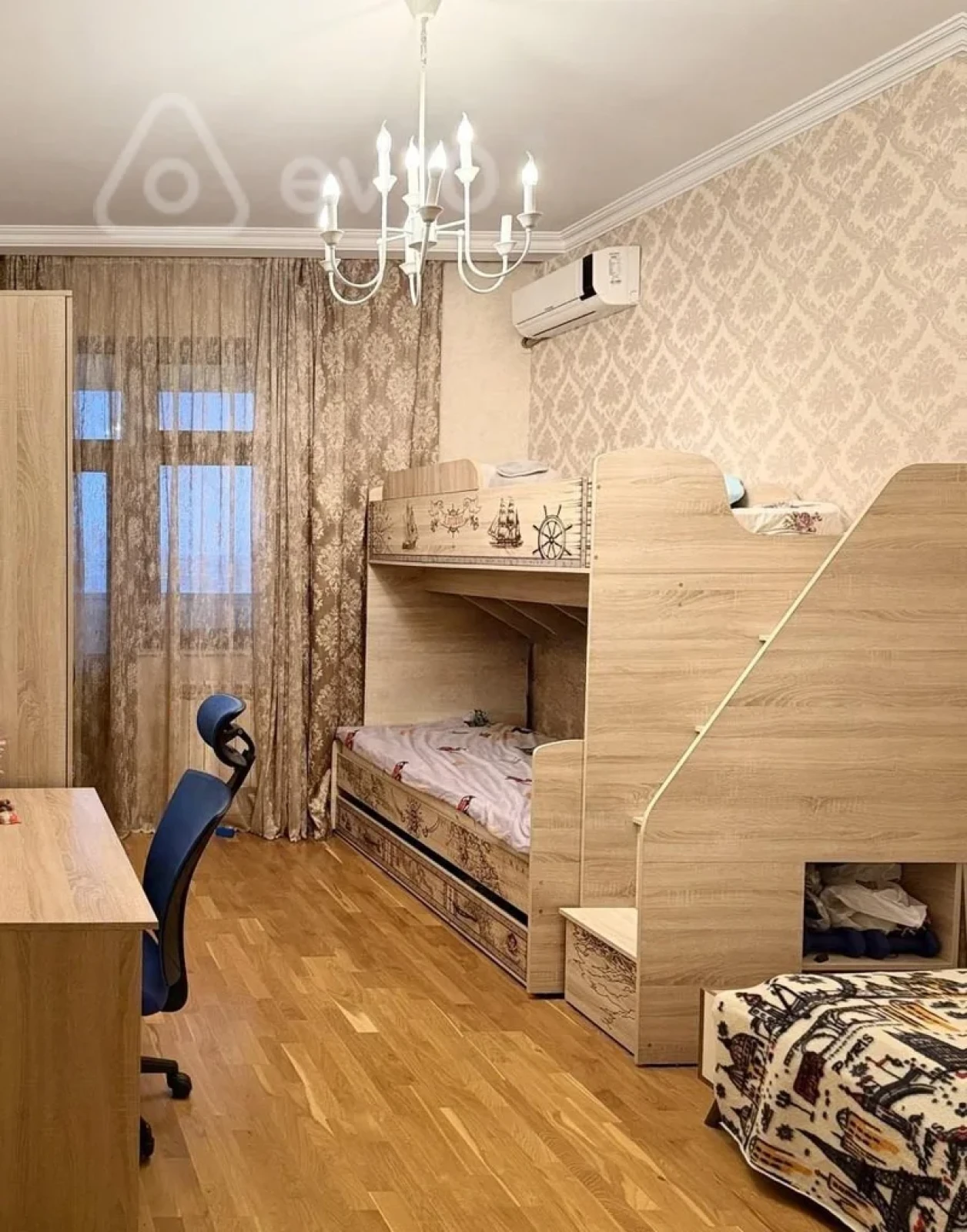 Kirayə verilir 3 otaqlı yeni tikili 150 m²