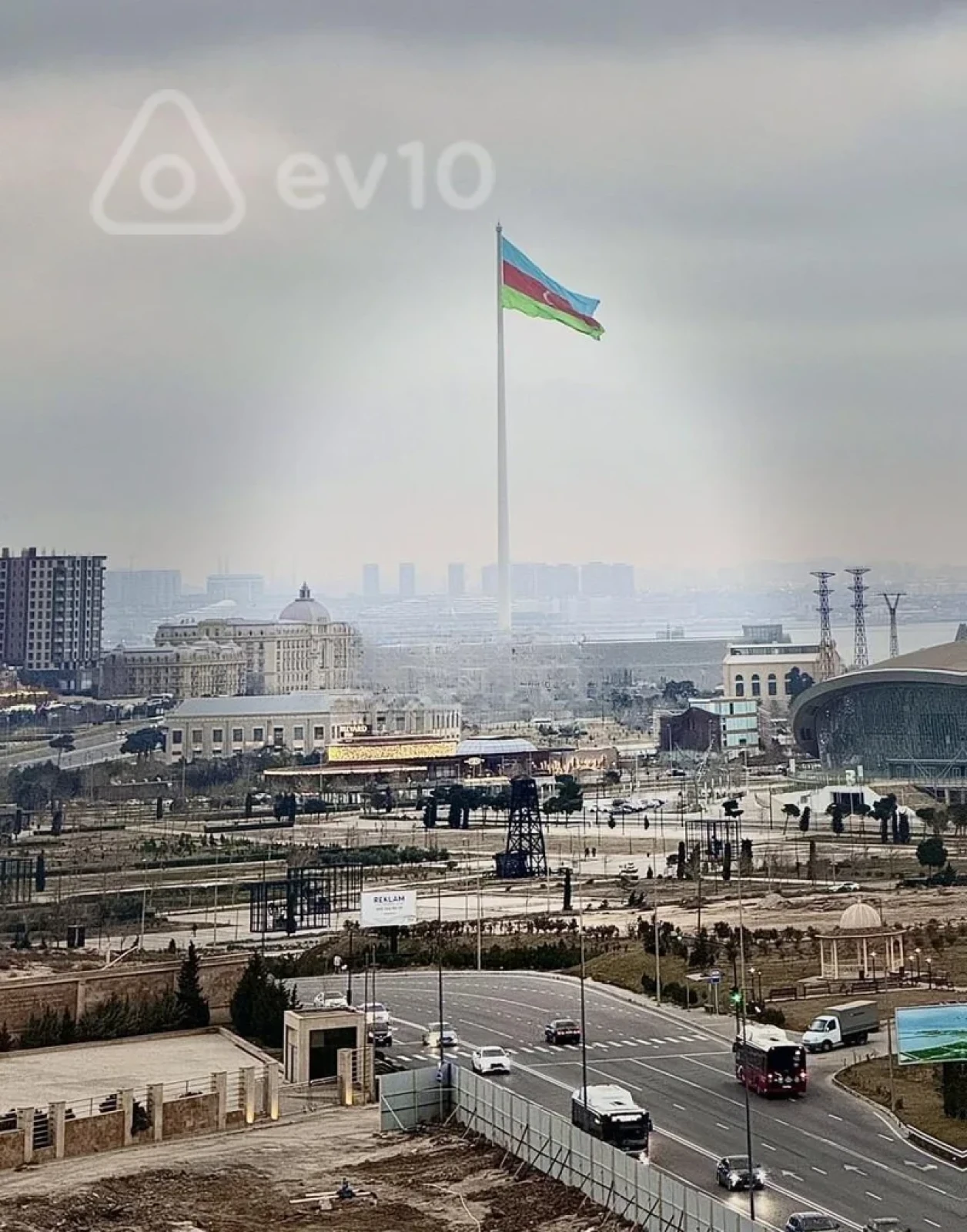 Kirayə verilir 3 otaqlı yeni tikili 150 m²