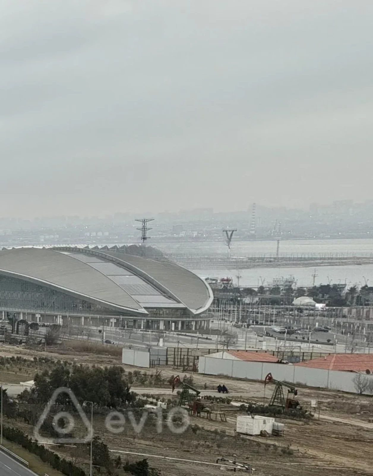 Kirayə verilir 3 otaqlı yeni tikili 150 m²