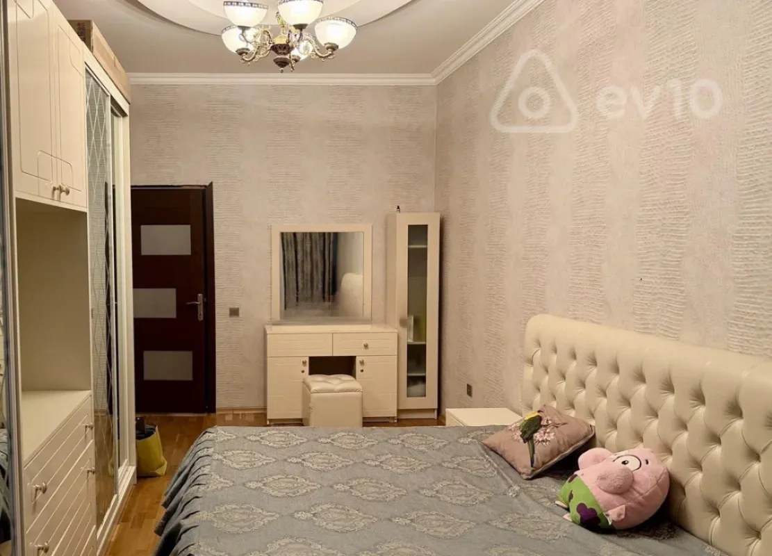 Kirayə verilir 3 otaqlı yeni tikili 150 m²