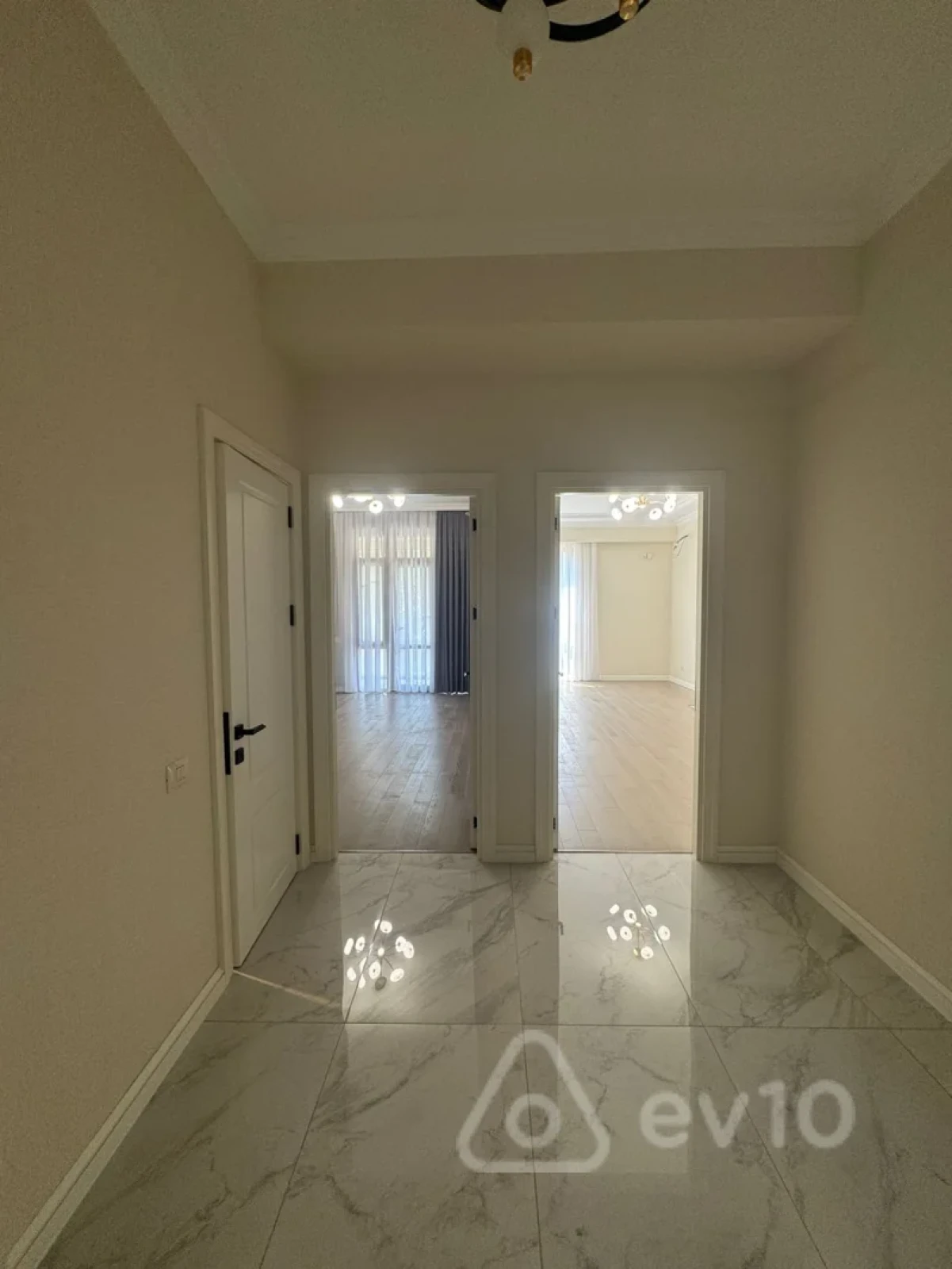 Kirayə verilir 2 otaqlı yeni tikili 60 m²