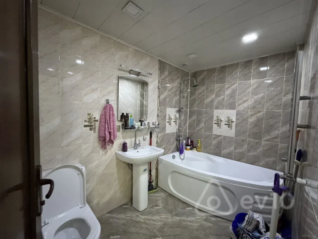 Kirayə verilir 2 otaqlı yeni tikili 57 m²