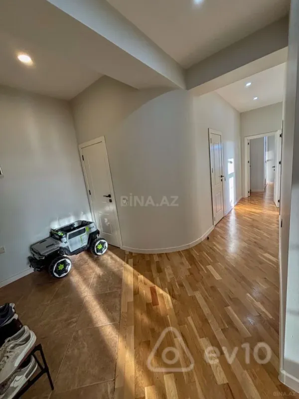 Kirayə verilir 2 otaqlı yeni tikili 90 m²