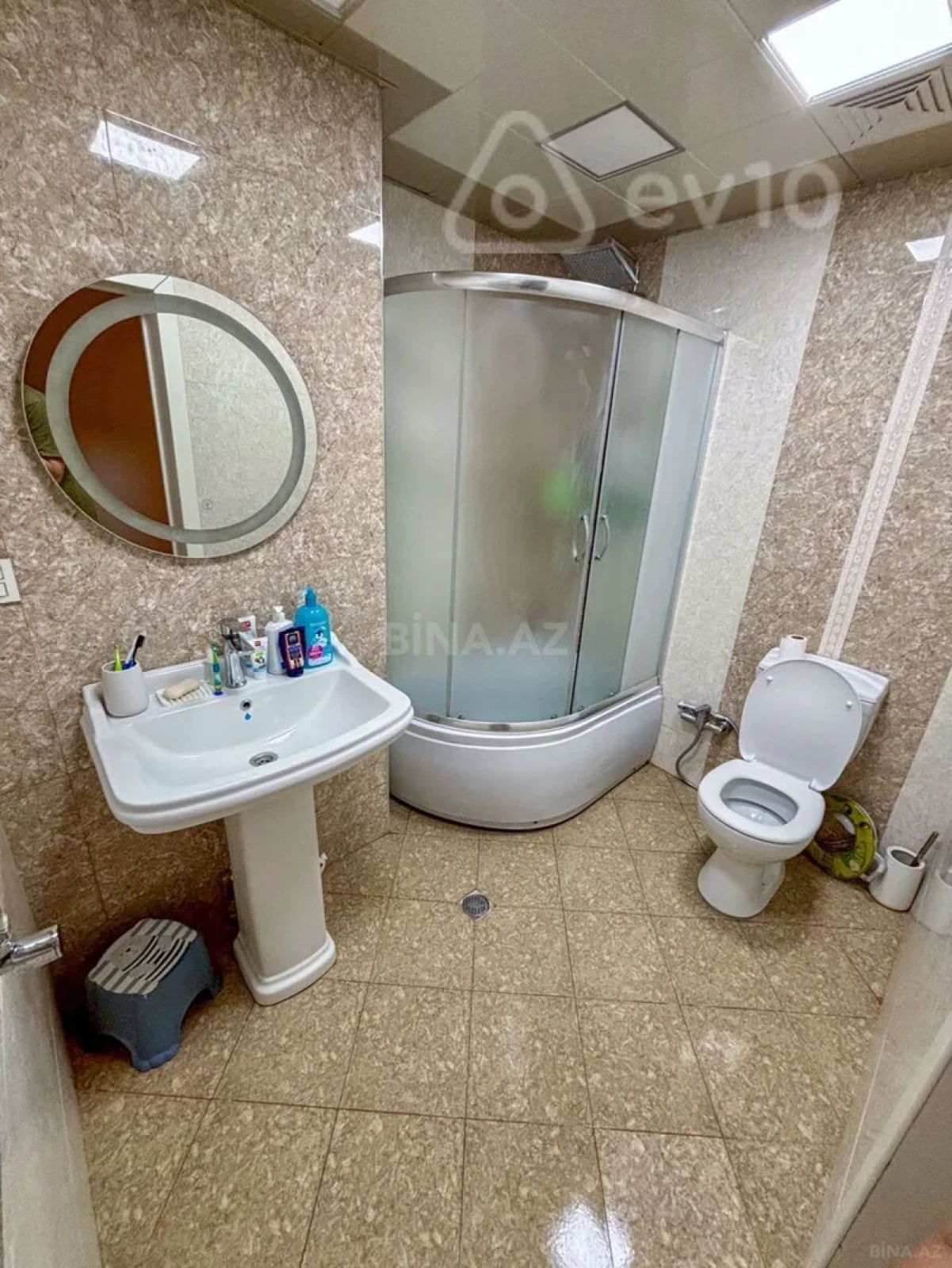 Kirayə verilir 2 otaqlı yeni tikili 90 m²