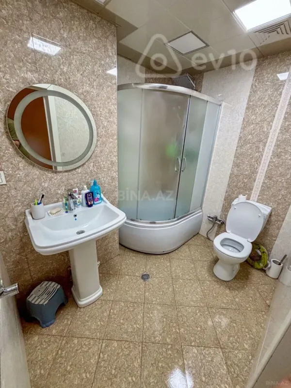 Kirayə verilir 2 otaqlı yeni tikili 90 m²