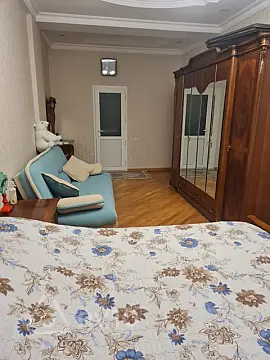 Kirayə verilir 3 otaqlı yeni tikili 136 m²