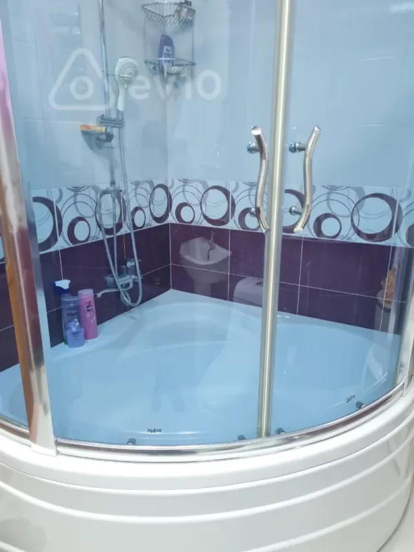 Kirayə verilir 3 otaqlı yeni tikili 136 m²