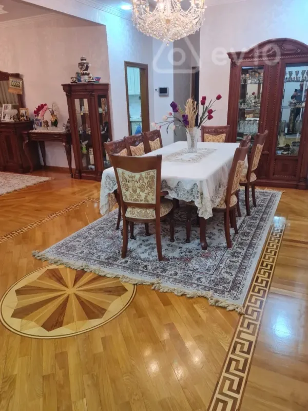 Kirayə verilir 3 otaqlı yeni tikili 136 m²