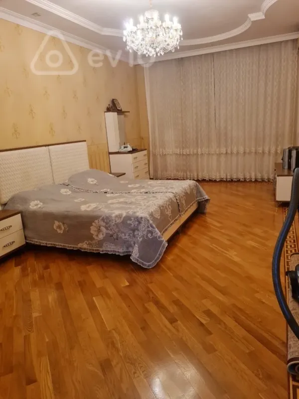 Kirayə verilir 3 otaqlı yeni tikili 136 m²