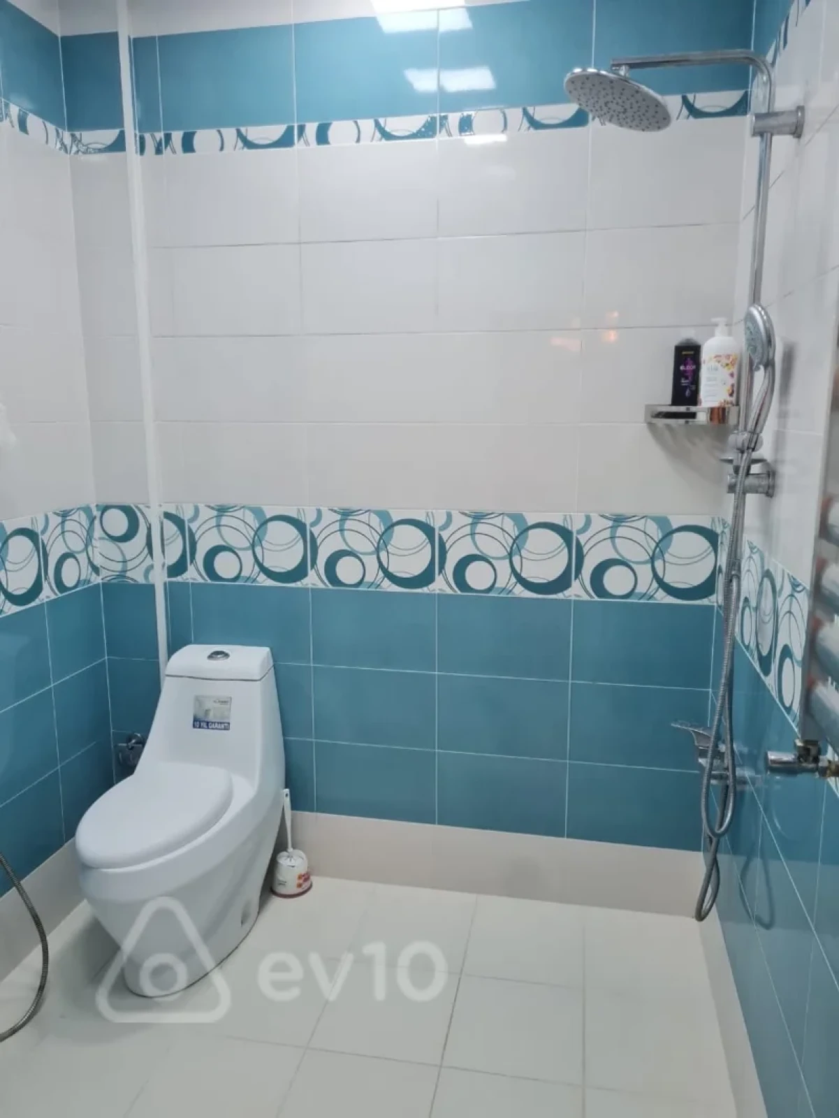 Kirayə verilir 3 otaqlı yeni tikili 136 m²