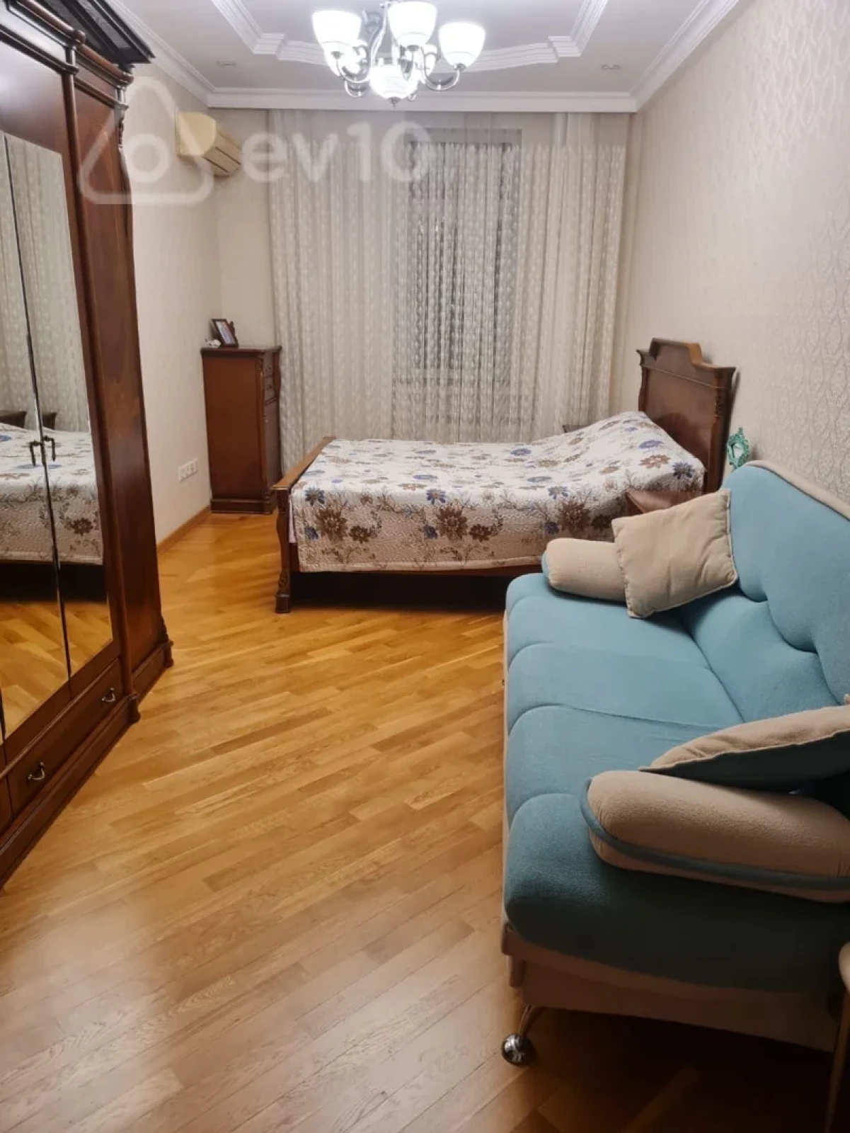 Kirayə verilir 3 otaqlı yeni tikili 136 m²