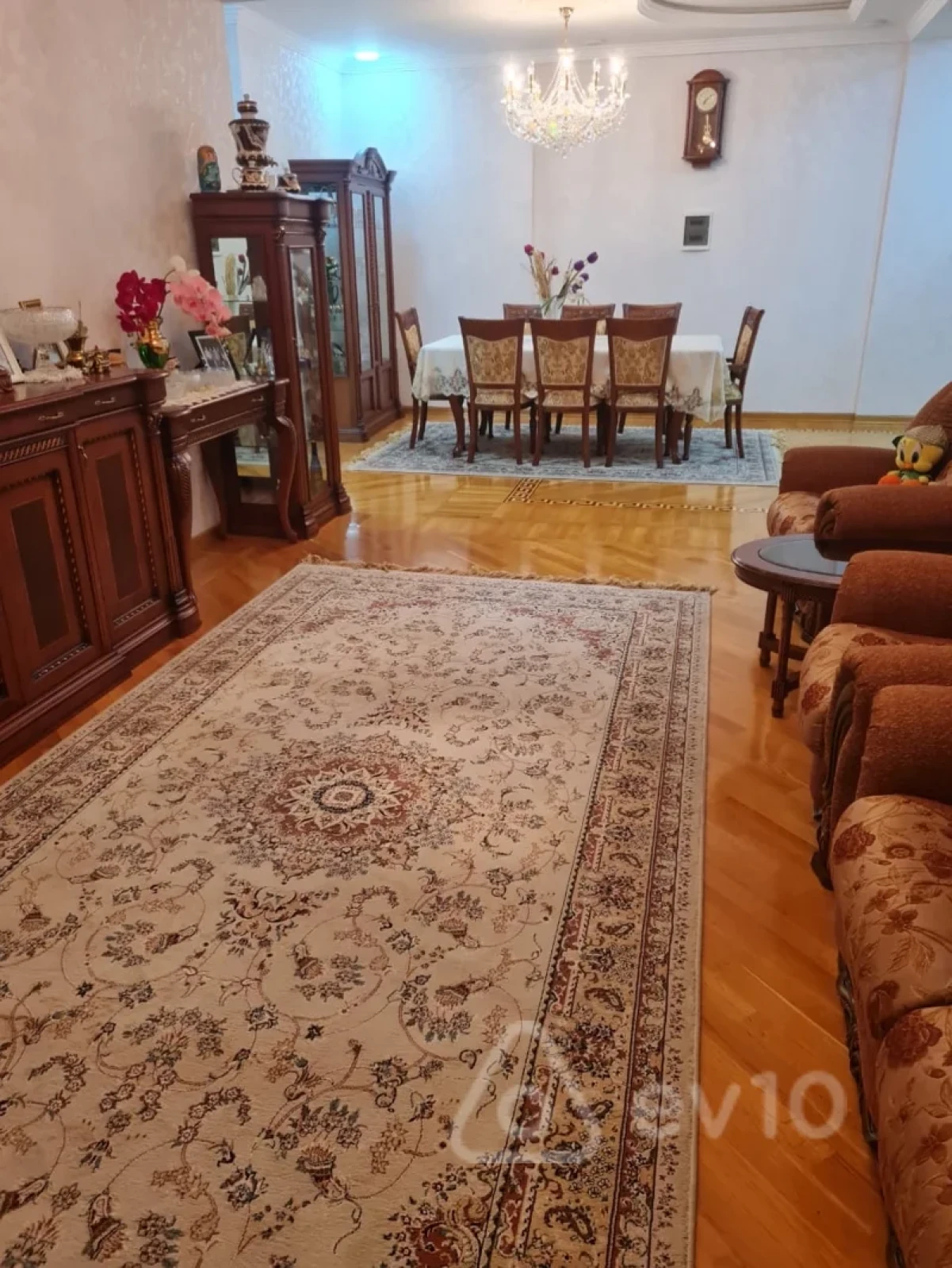 Kirayə verilir 3 otaqlı yeni tikili 136 m²