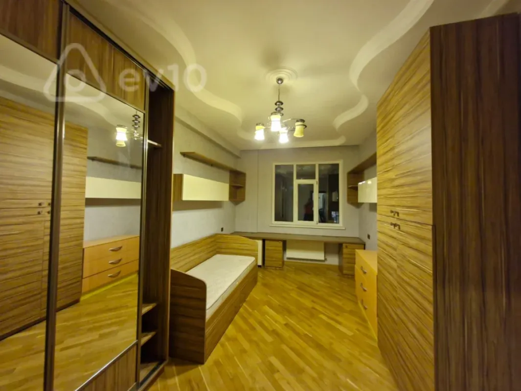 Kirayə verilir 3 otaqlı yeni tikili 100 m²