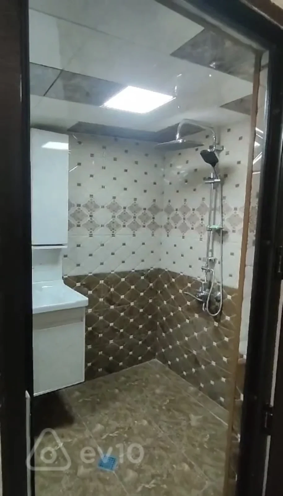 Kirayə verilir 1 otaqlı köhnə tikili 30 m²