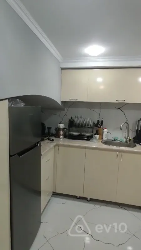 Kirayə verilir 1 otaqlı köhnə tikili 30 m²