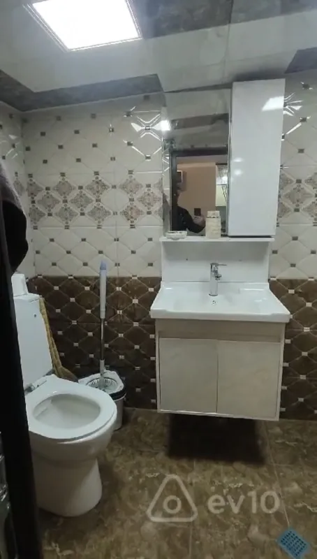 Kirayə verilir 1 otaqlı köhnə tikili 30 m²