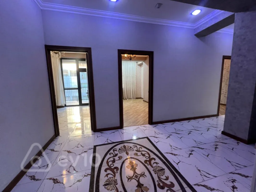 Satılır 3 otaqlı yeni tikili 105 m²
