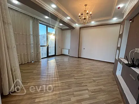 Satılır 3 otaqlı yeni tikili 105 m²