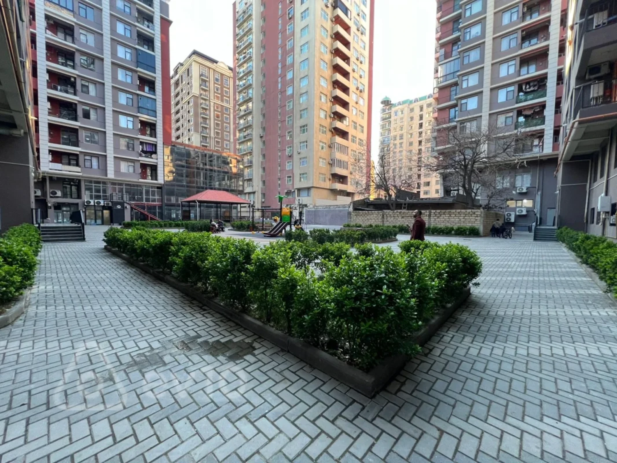Satılır 3 otaqlı yeni tikili 105 m²