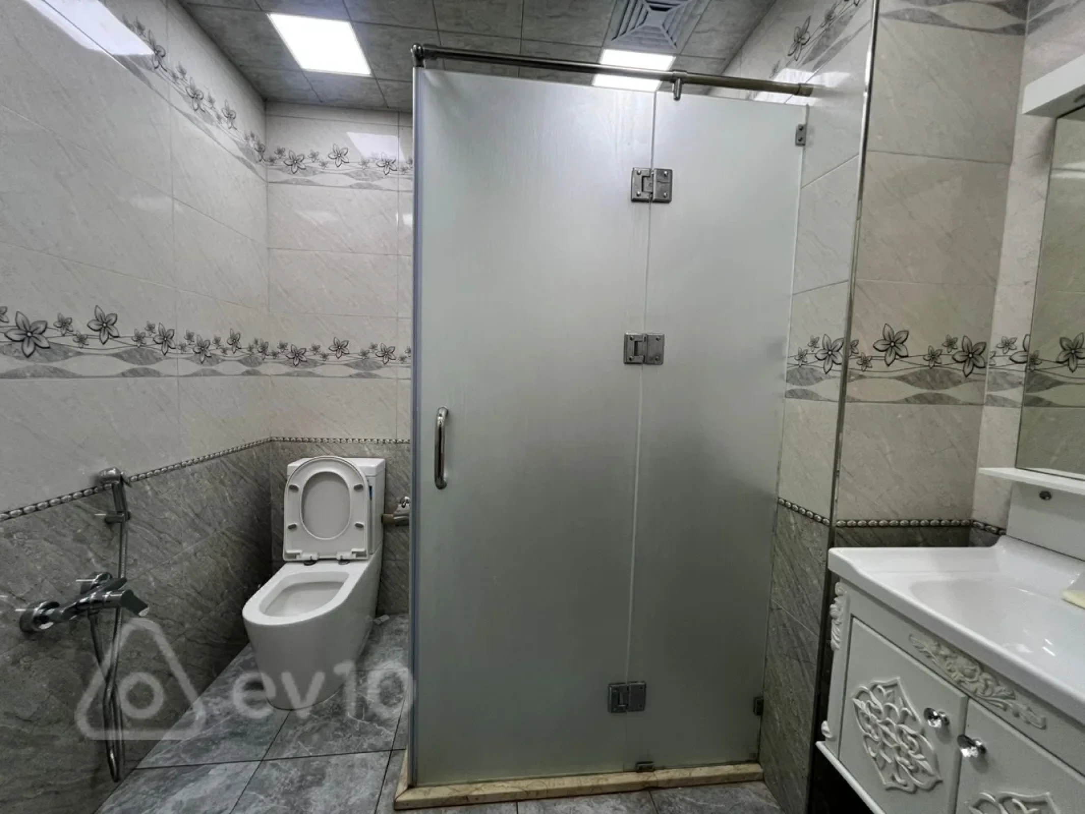 Satılır 3 otaqlı yeni tikili 105 m²