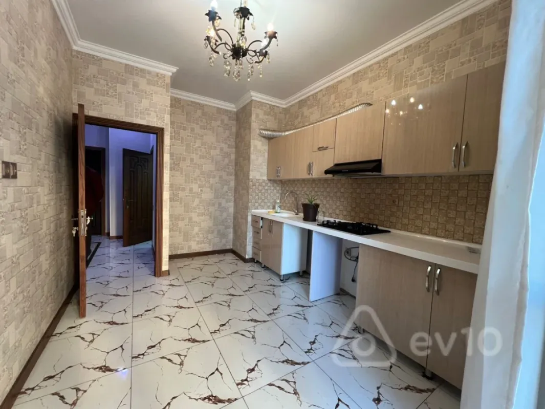 Satılır 3 otaqlı yeni tikili 105 m²