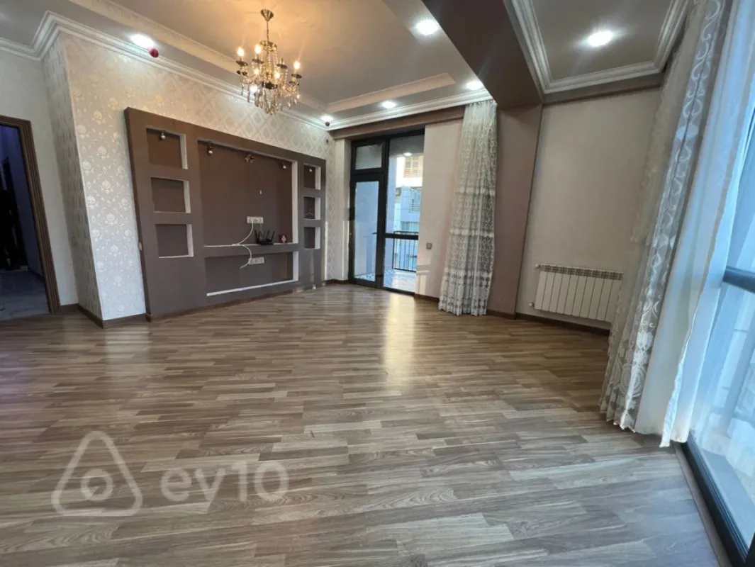 Satılır 3 otaqlı yeni tikili 105 m²