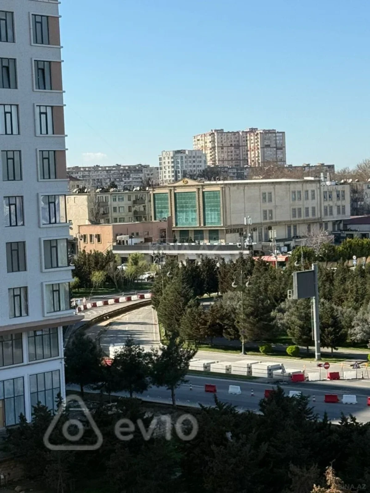 Kirayə verilir 2 otaqlı yeni tikili 52 m²