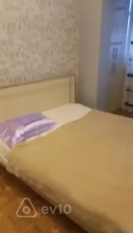 Kirayə verilir 3 otaqlı köhnə tikili 65 m²