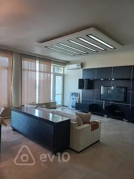 Kirayə verilir 3 otaqlı yeni tikili 200 m²