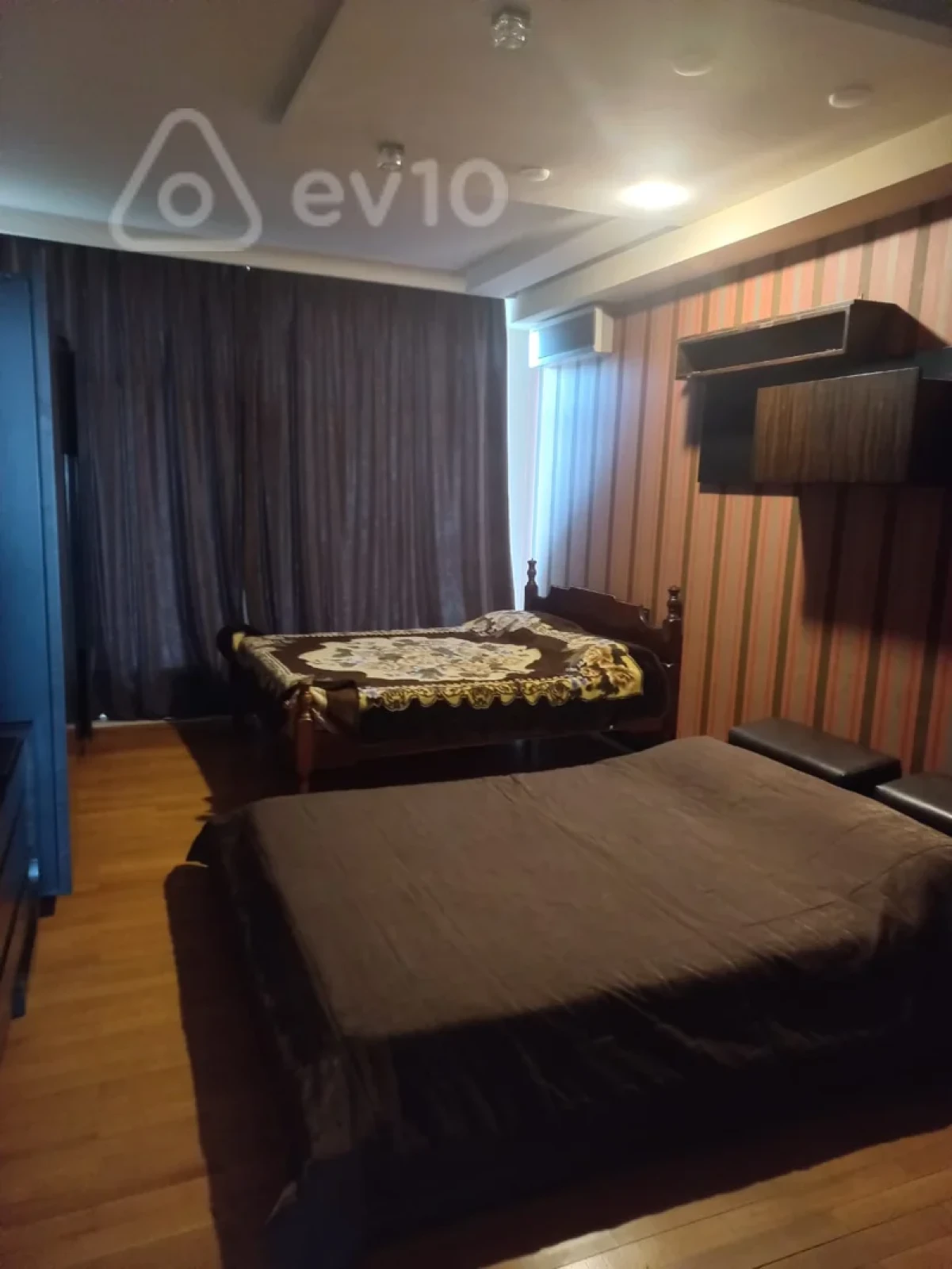 Kirayə verilir 3 otaqlı yeni tikili 200 m²