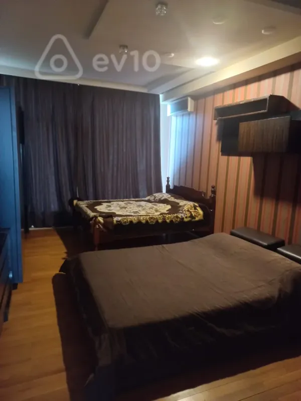 Kirayə verilir 3 otaqlı yeni tikili 200 m²