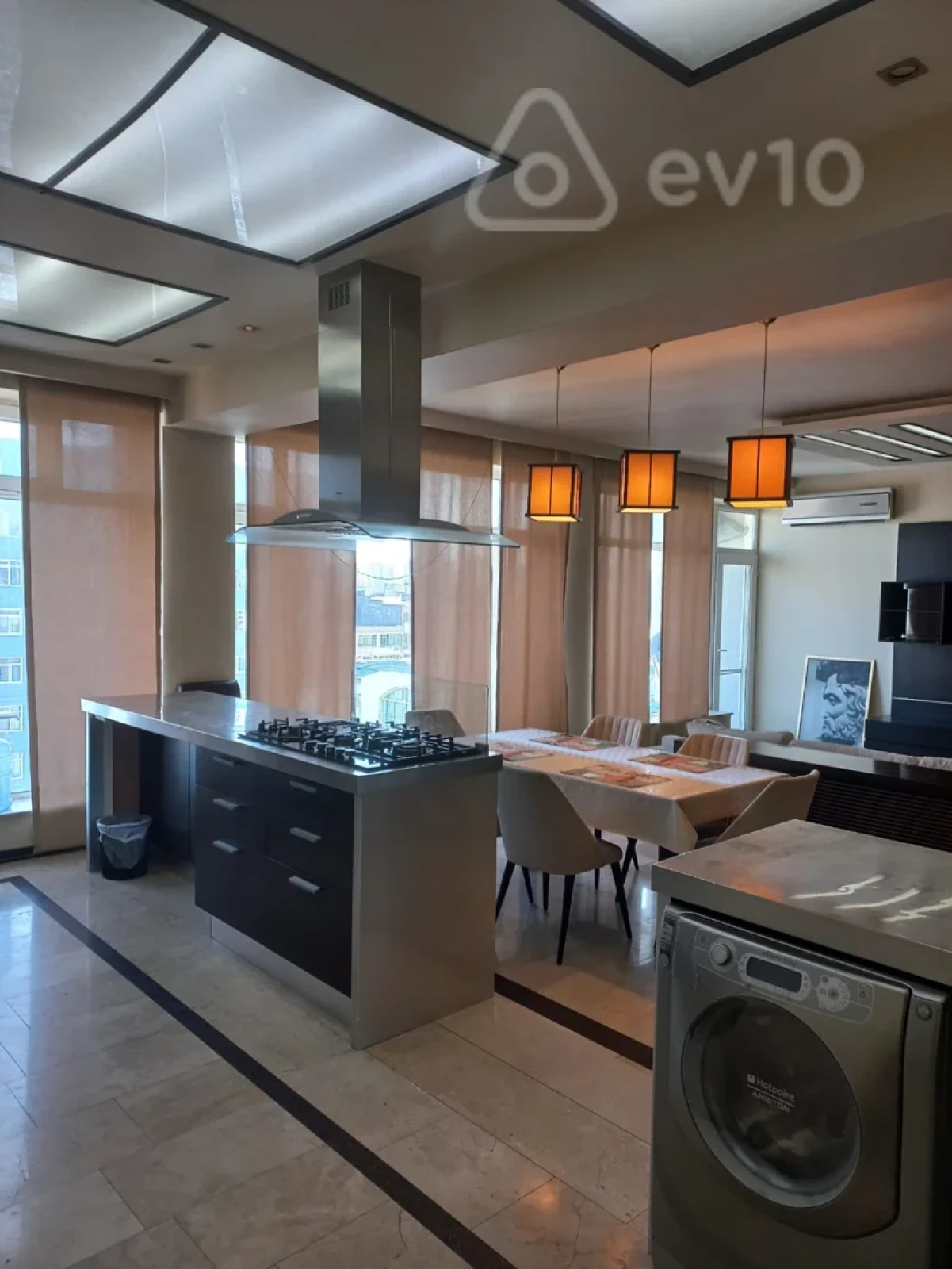 Kirayə verilir 3 otaqlı yeni tikili 200 m²