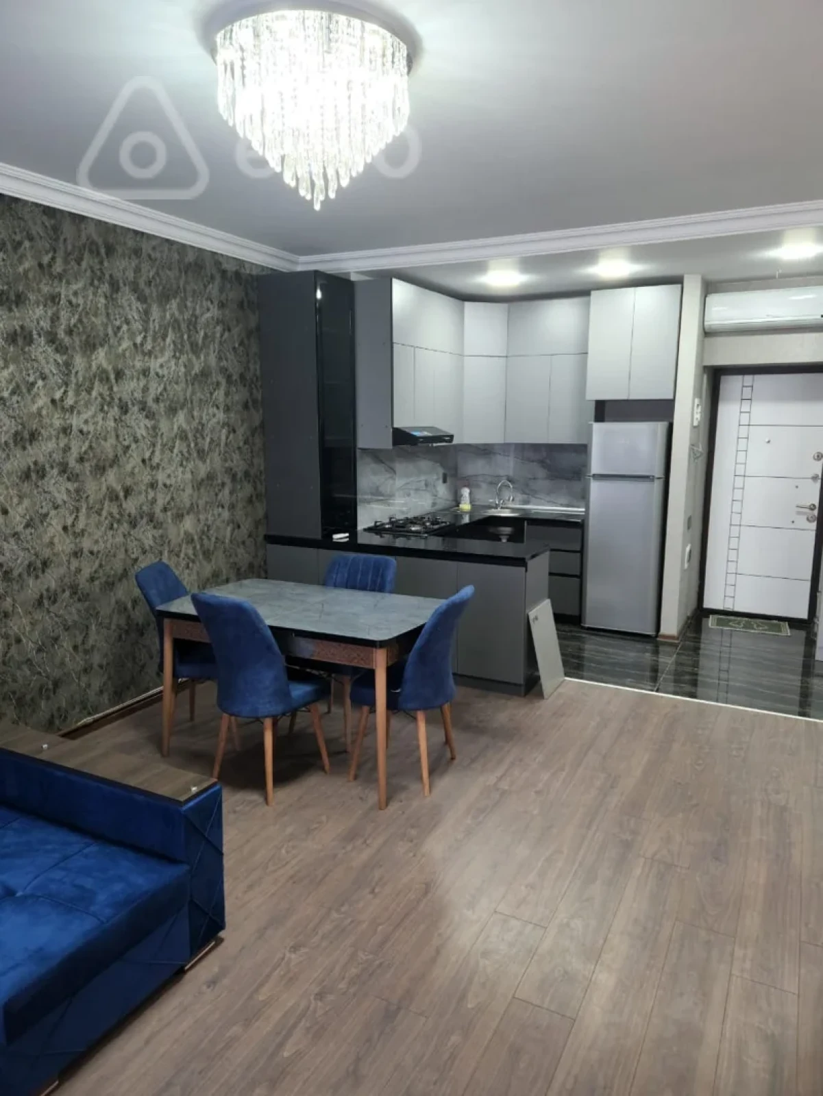 Kirayə verilir 2 otaqlı yeni tikili 65 m²