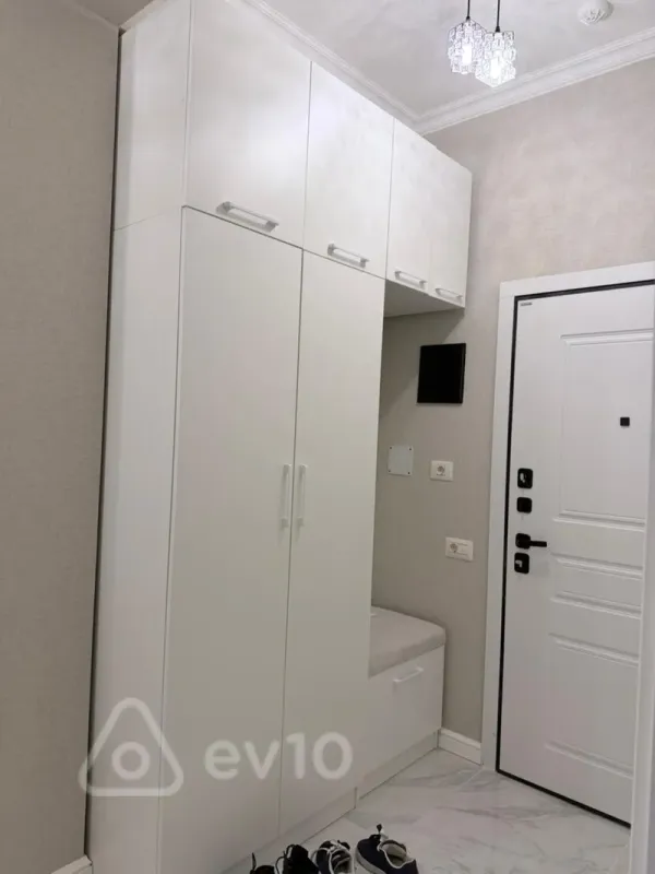 Kirayə verilir 3 otaqlı yeni tikili 80 m²