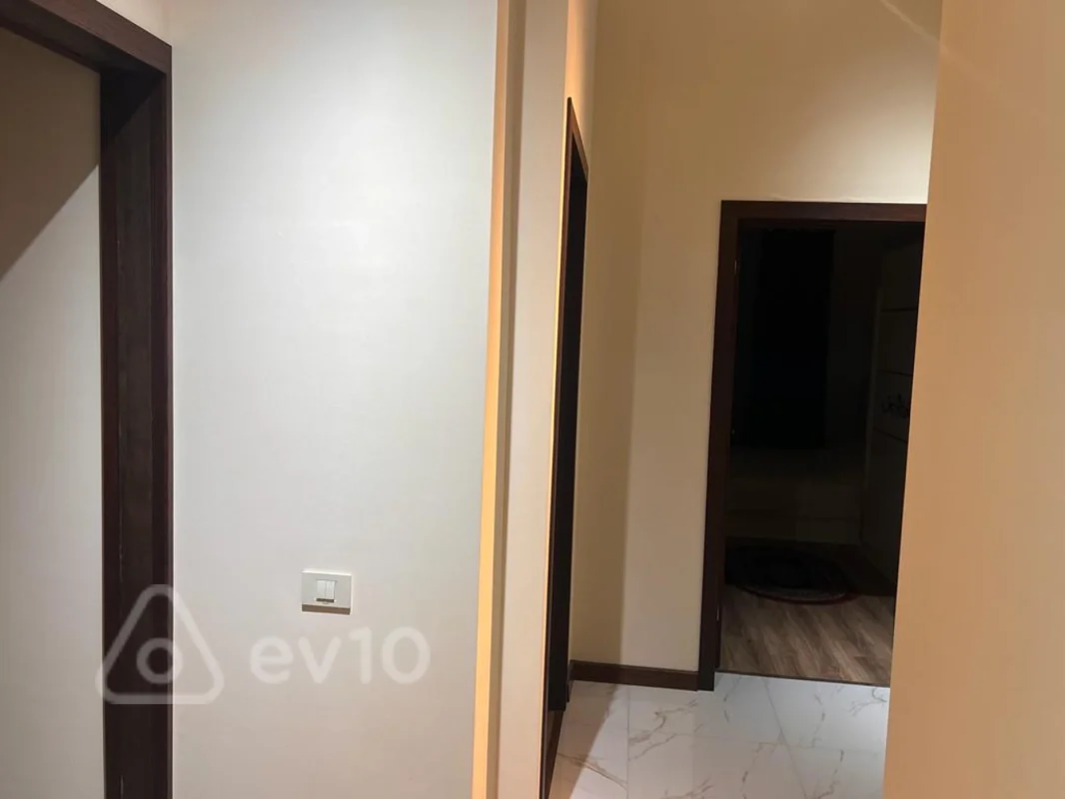 Kirayə verilir 2 otaqlı yeni tikili 67 m²