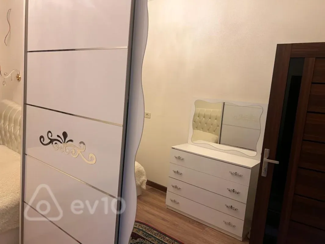 Kirayə verilir 2 otaqlı yeni tikili 67 m²