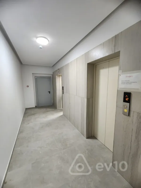 Kirayə verilir 3 otaqlı yeni tikili 72 m²