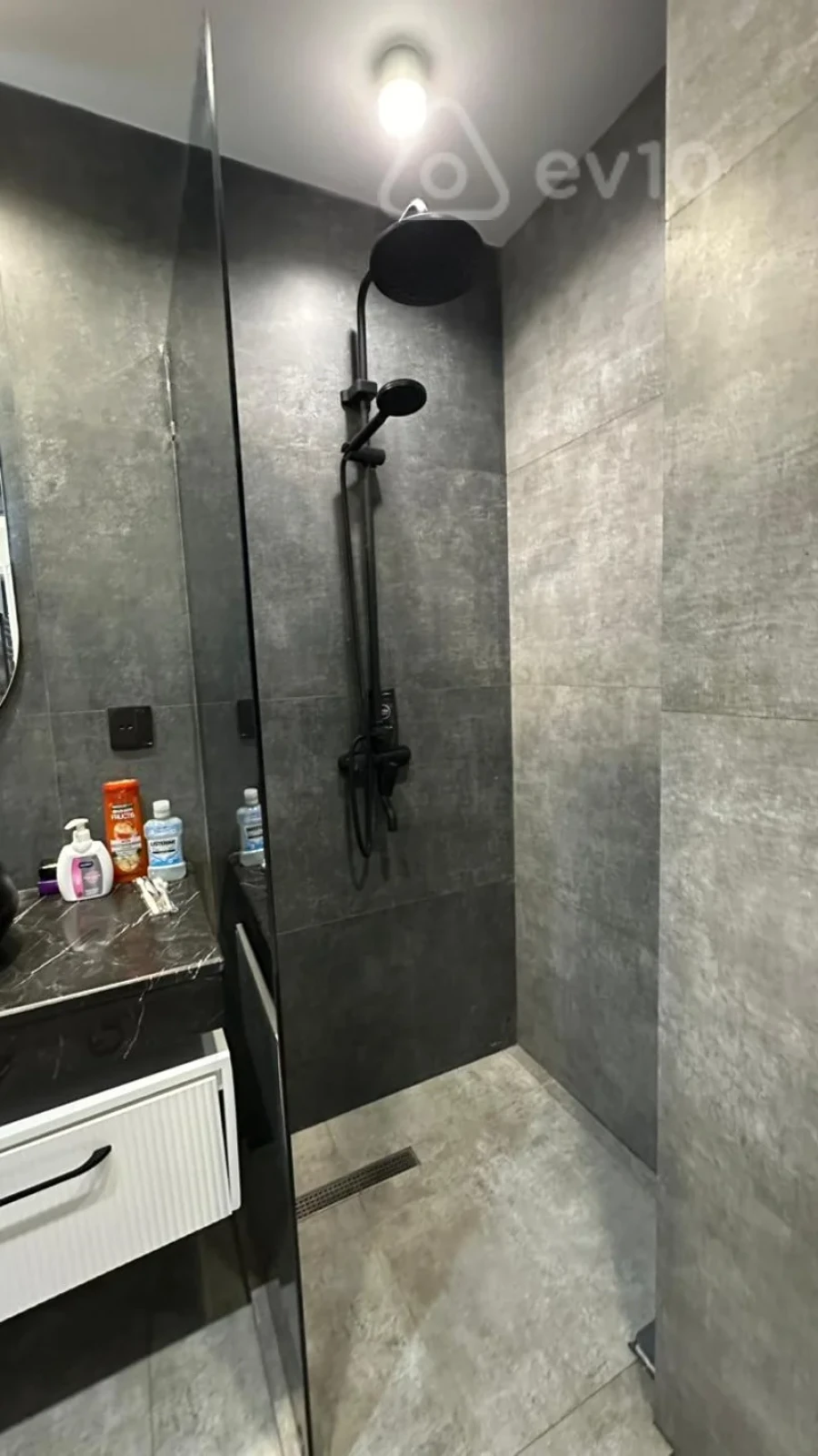 Kirayə verilir 2 otaqlı yeni tikili 80 m²