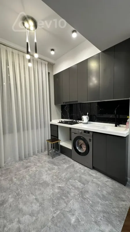 Kirayə verilir 2 otaqlı yeni tikili 80 m²