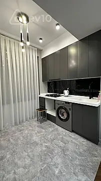 Kirayə verilir 2 otaqlı yeni tikili 80 m²